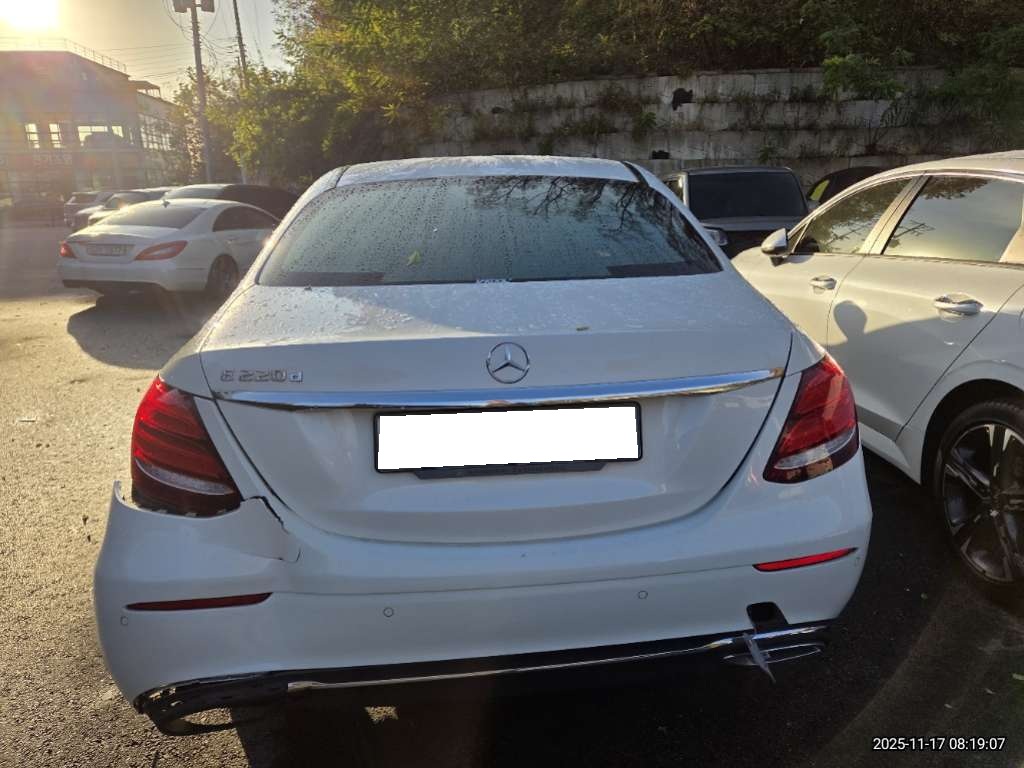 [SOLDOUT]2019 Benz E-Class W213 E220d Avantgarde (621455) pre-producted