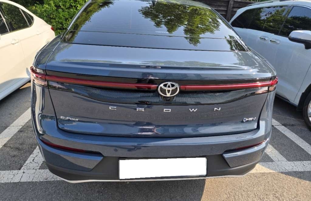 2025 Toyota Crown Crossover 2.5 4WD Hybrid (033753) pre-producted