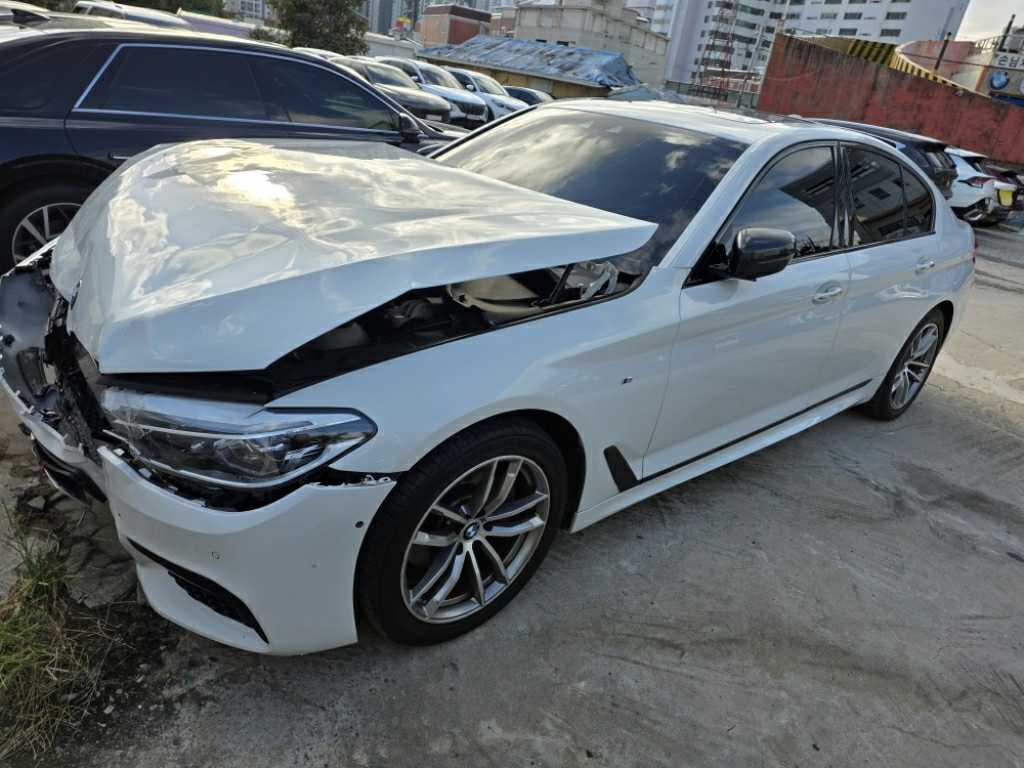 [Reserved]2017 BMW 5 Series (G30) 520d xDrive M Sport Plus (857416) pre-producted