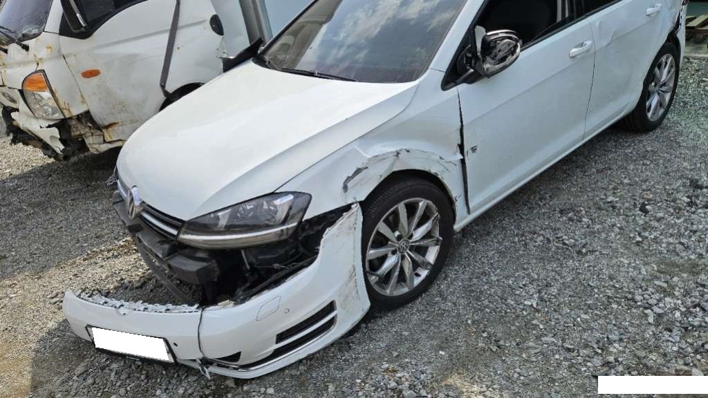 2016 Volkswagen Golf 7th gen 1.4 TSI (074154) pre-producted