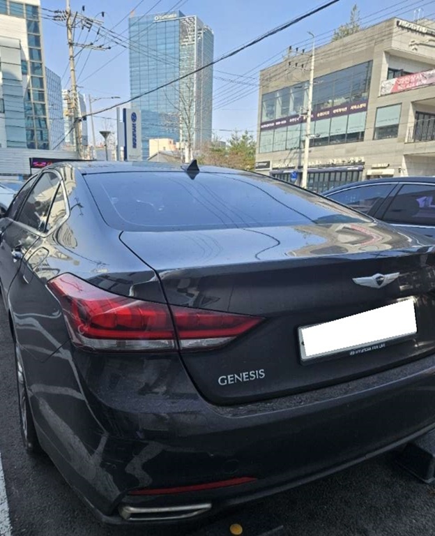 2015 Genesis DH G380 Exclusive AWD (031814) pre-producted