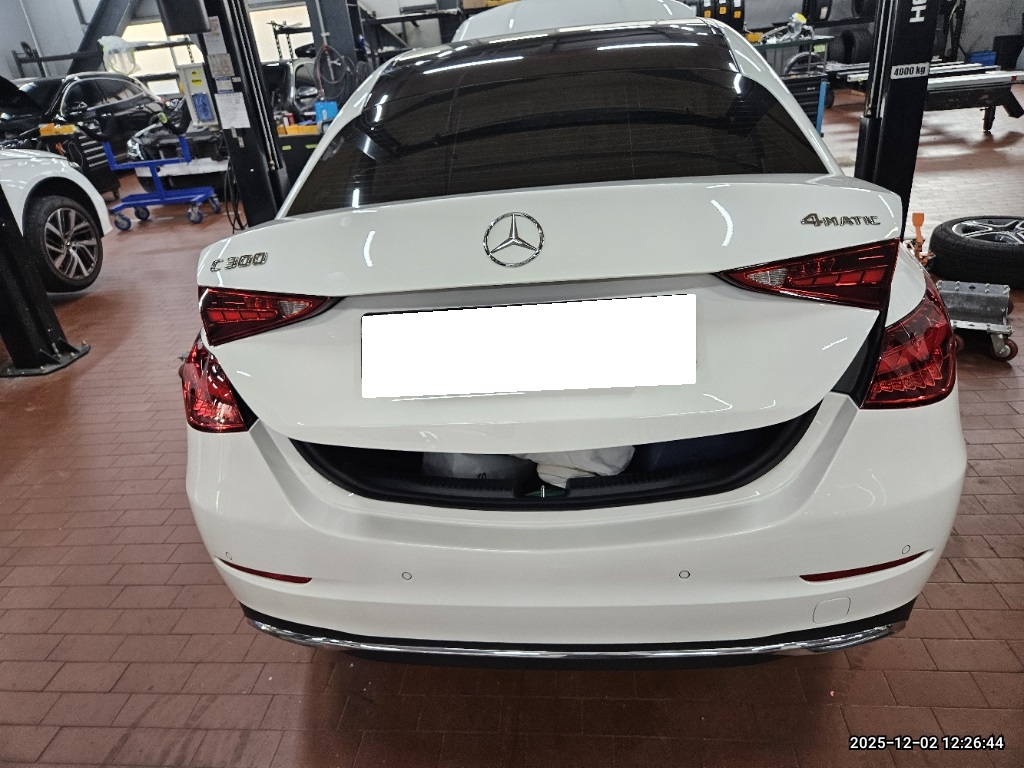 [Auction] 2024 Benz C-Class W206 C300 4MATIC Avantgarde(202560) pre-producted