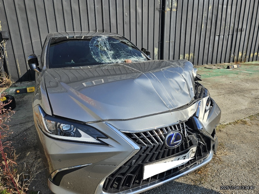 [Reserved]2022 Lexus ES300h 7th gen Executive (010358) pre-producted