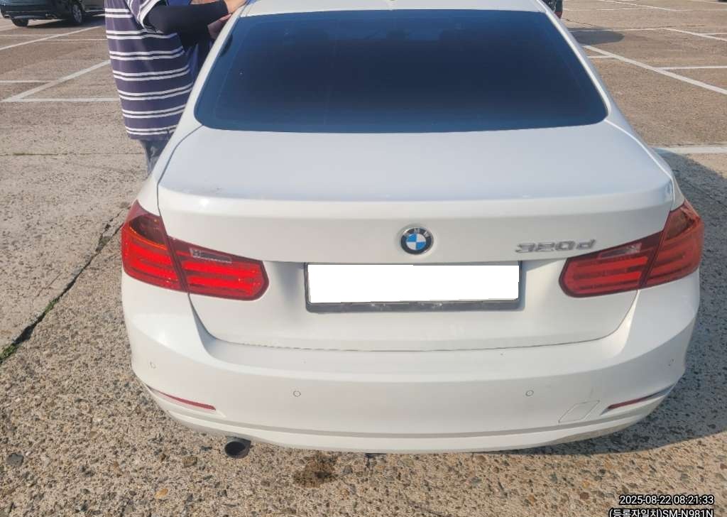 [Reserved]2015 BMW 3 Series (F30) 320d (277082) pre-producted