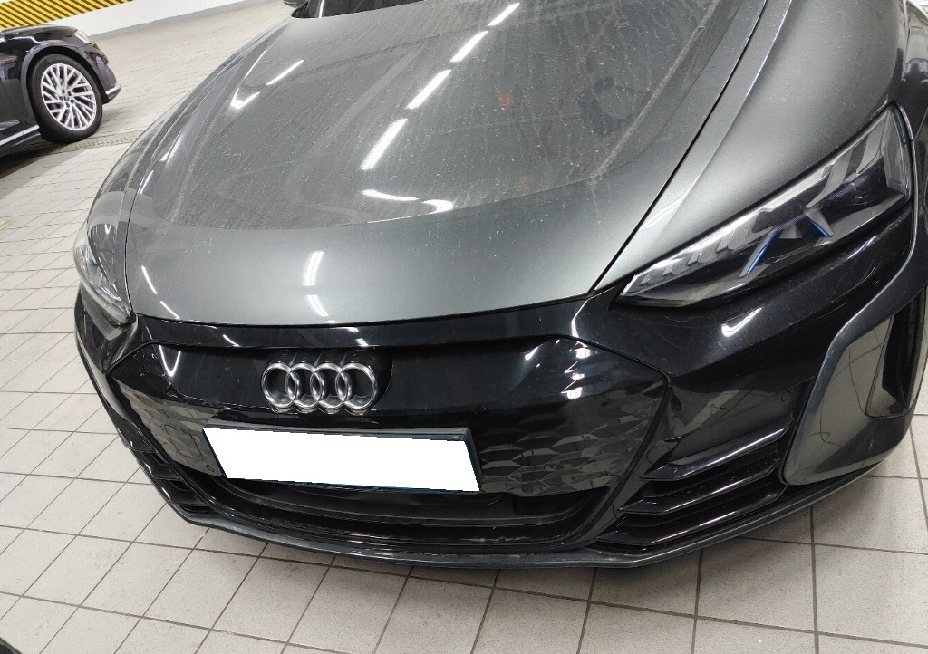 2022 Audi e-tron GT GT quattro Premium (009828) pre-producted