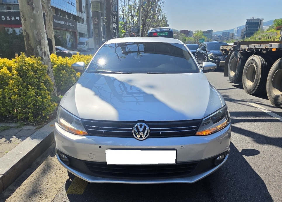 2013 Volkswagen New Jetta 1.6 TDI (022687) pre-producted