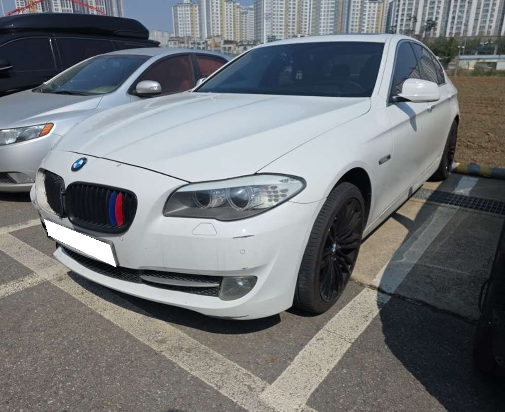 2013 BMW 5 Series (F10) 520d (Y59097) pre-producted