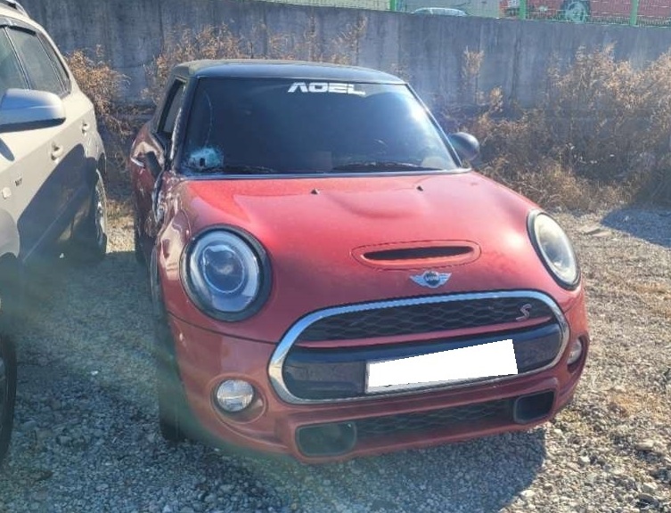 2016 mini Cooper S (B32016) pre-producted