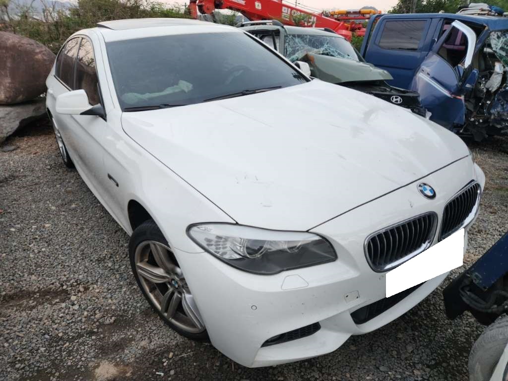 2013 BMW 5 Series (F10) 520d (Y62182) pre-producted