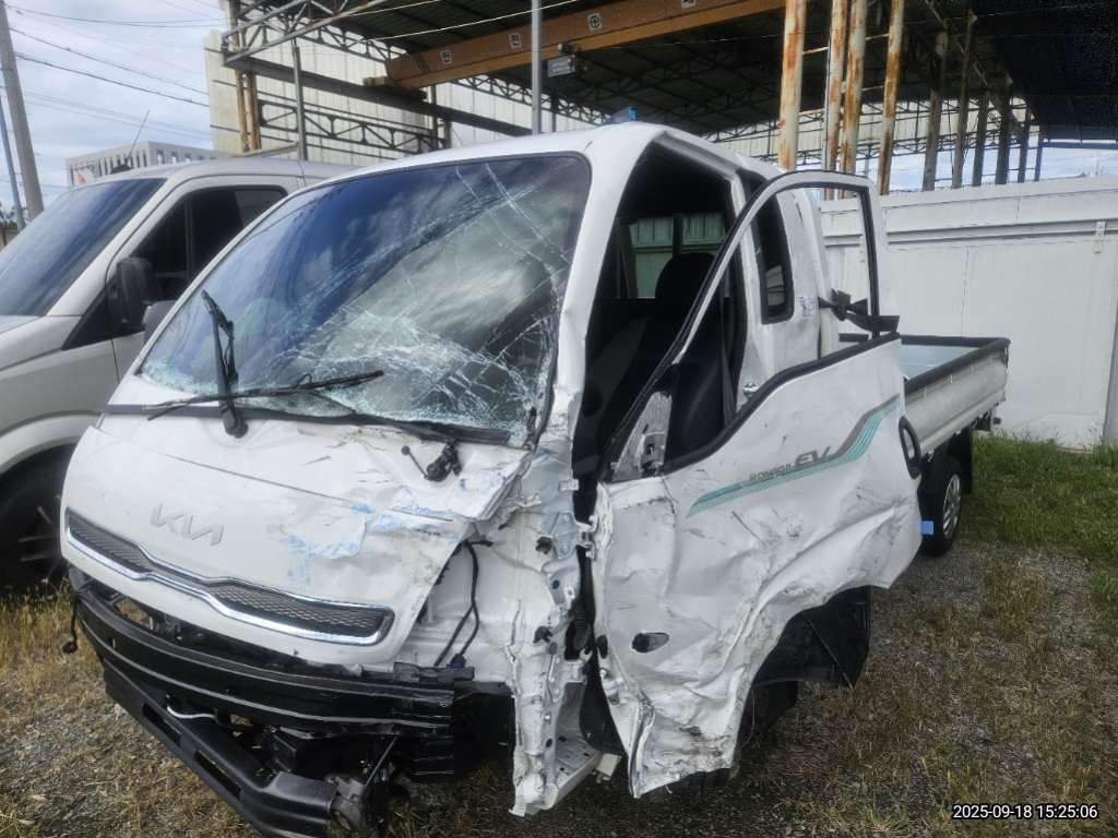 [Reserved]2025 Bongo 3 (EV) 1.0 ton King Cab 2WD GLS (055378) pre-producted