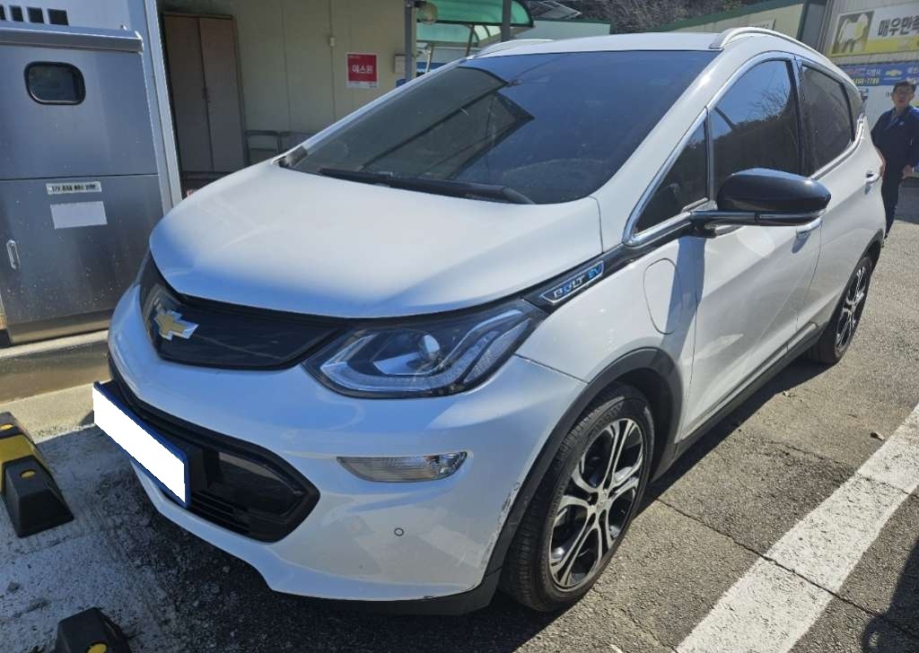2018 Bolt EV Premier (121058) pre-producted
