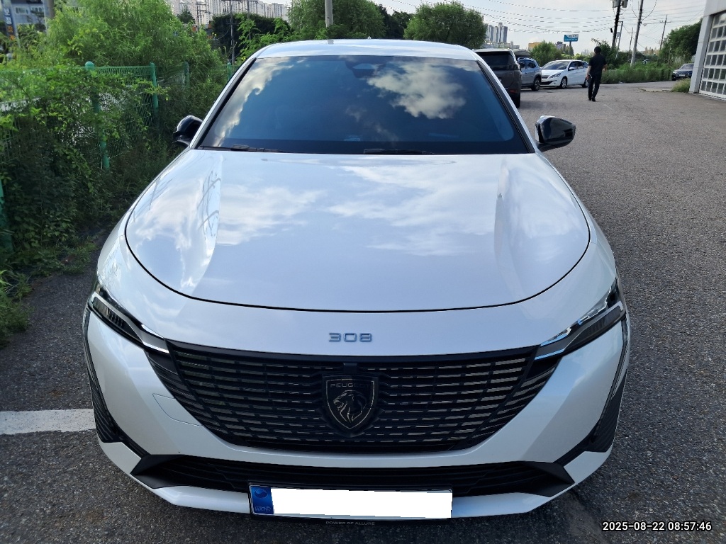2023 Peugeot 308 3rd gen 1.5 BlueHDi Allure (501870) pre-producted