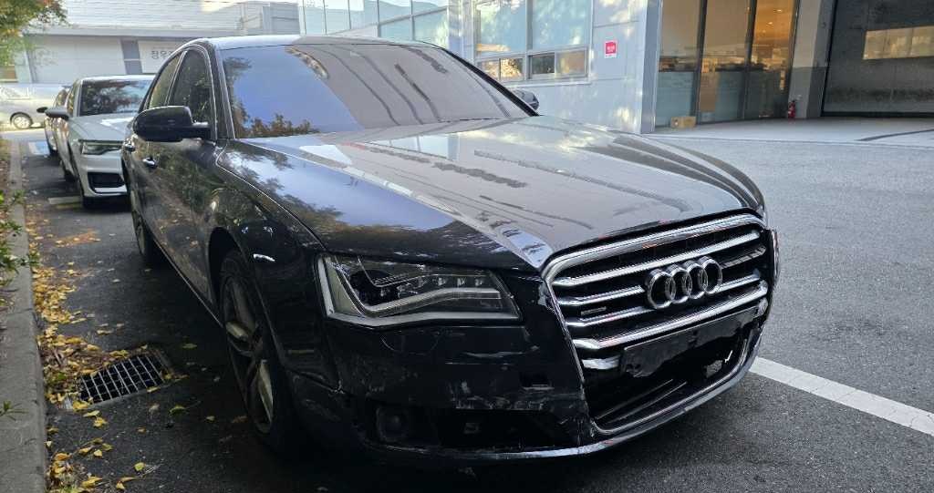 2012 Audi New A8 4.2 FSI Quattro (018652) pre-producted