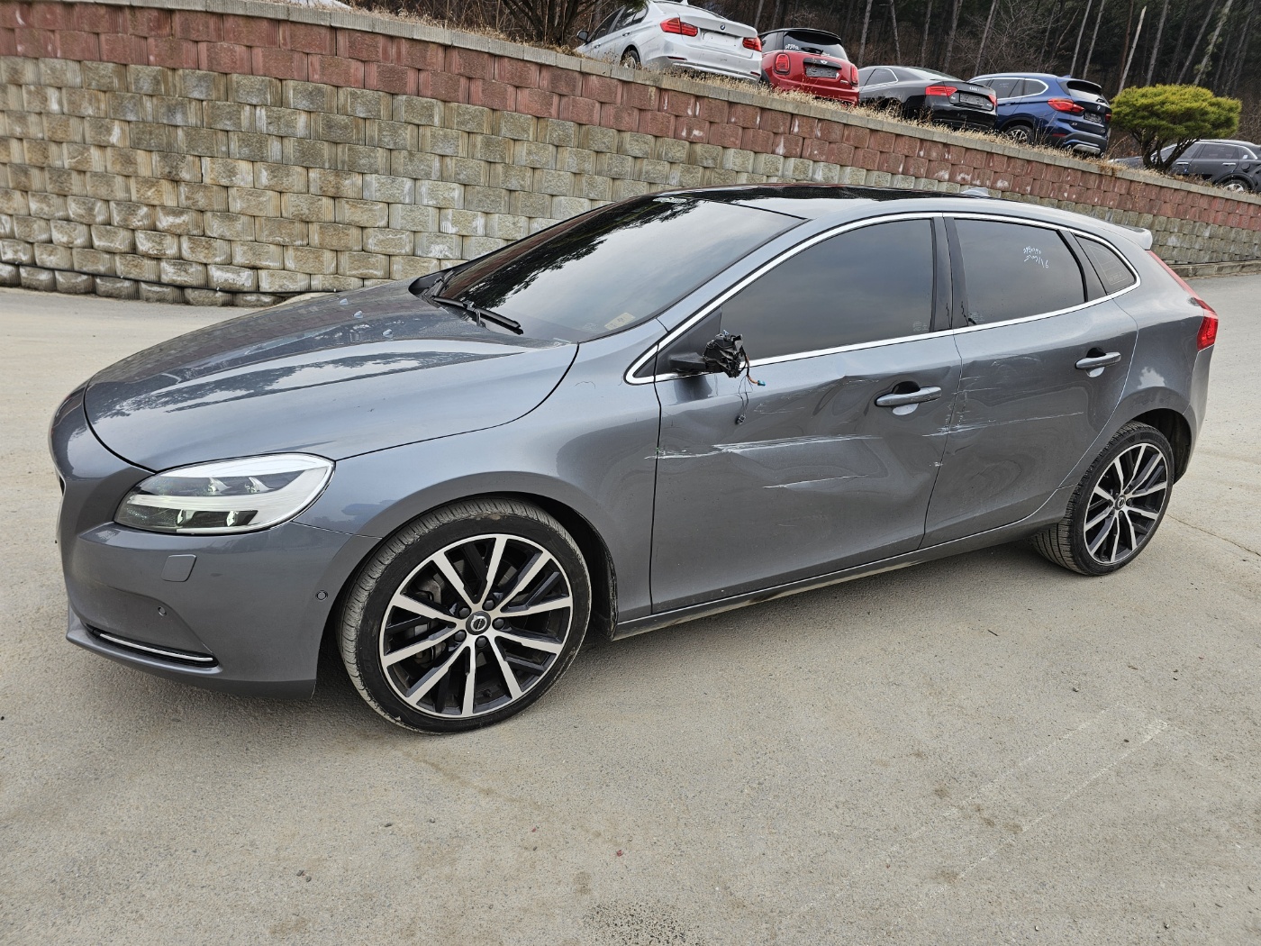 2017 Volvo V40 D4 (S/N: 382329)