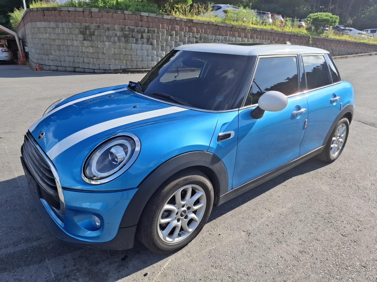 2019 MINI Cooper five-door (S/N: H34407)