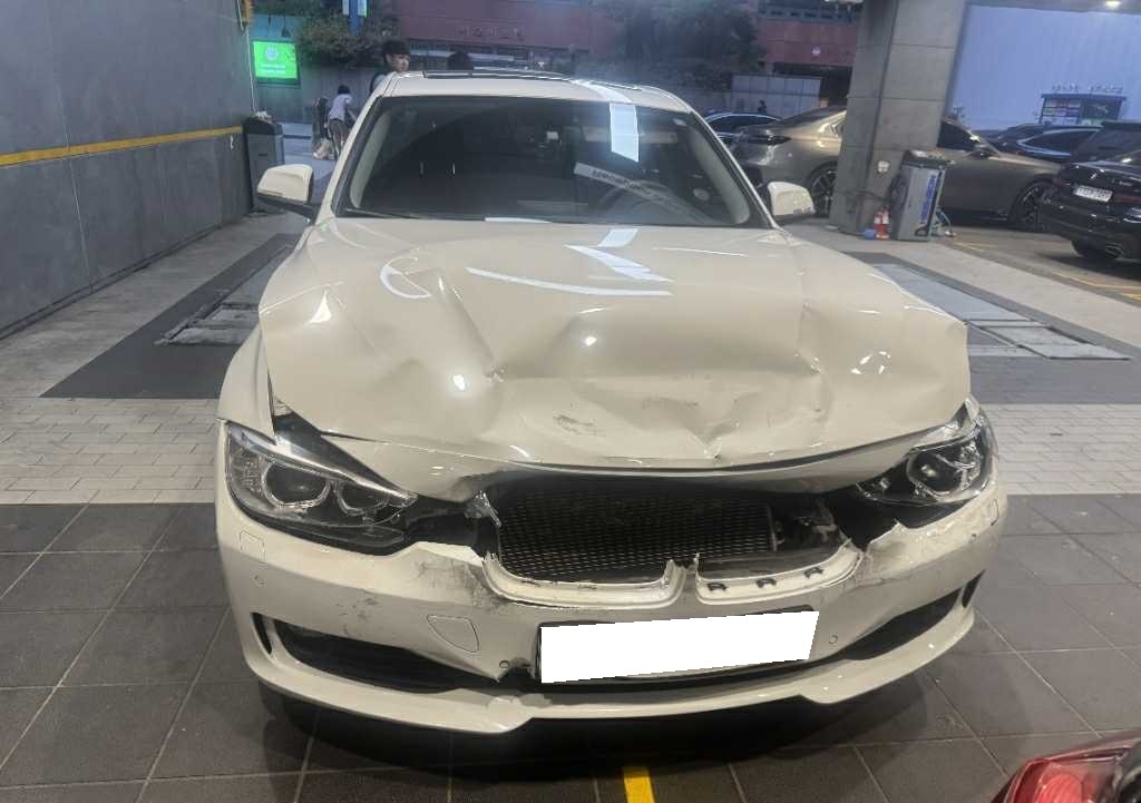 2012 BMW 3 Series (F30) 320i (378222) pre-producted