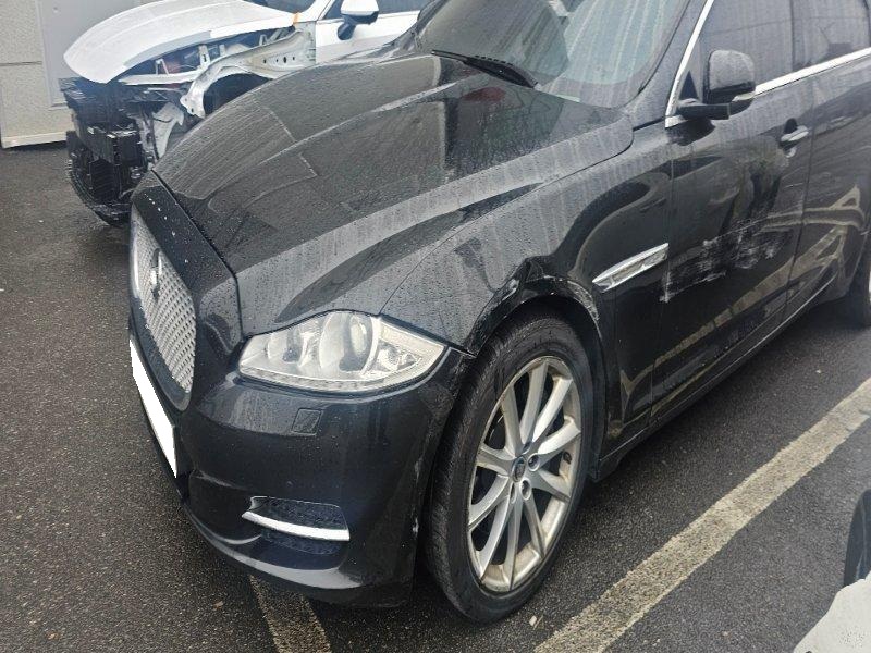 2012 Jaguar XJ (X351) 3.0D Premium Luxury LWB (V37887) pre-producted
