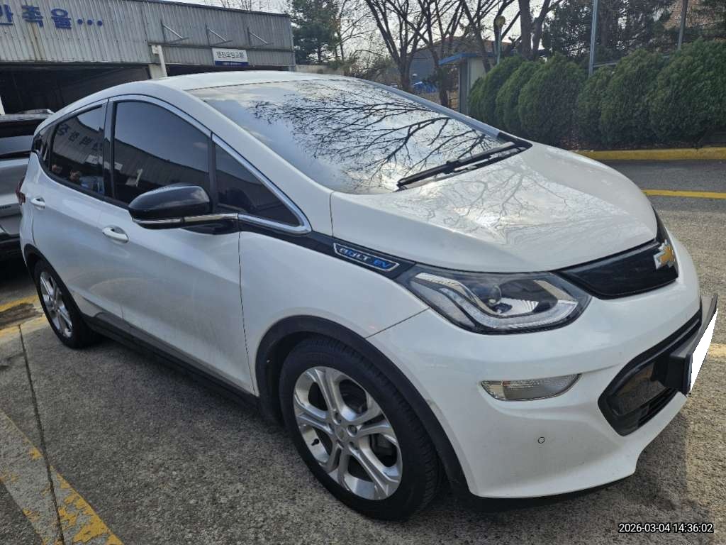 2019 Bolt EV LT Deluxe (124337) pre-producted