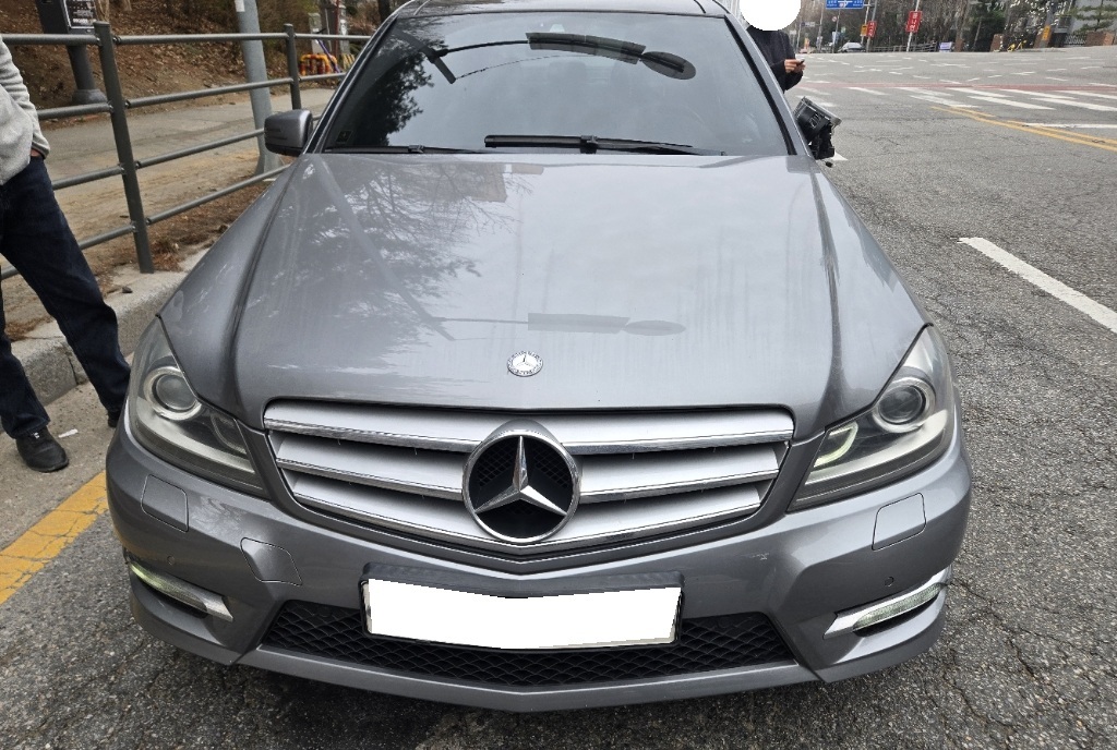 2012 Benz C-Class W204 C200 CGI (698643) pre-producted