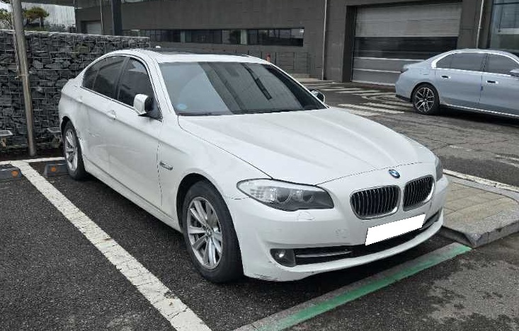2012 BMW 5 Series (F10) 520d (Y45230) pre-producted