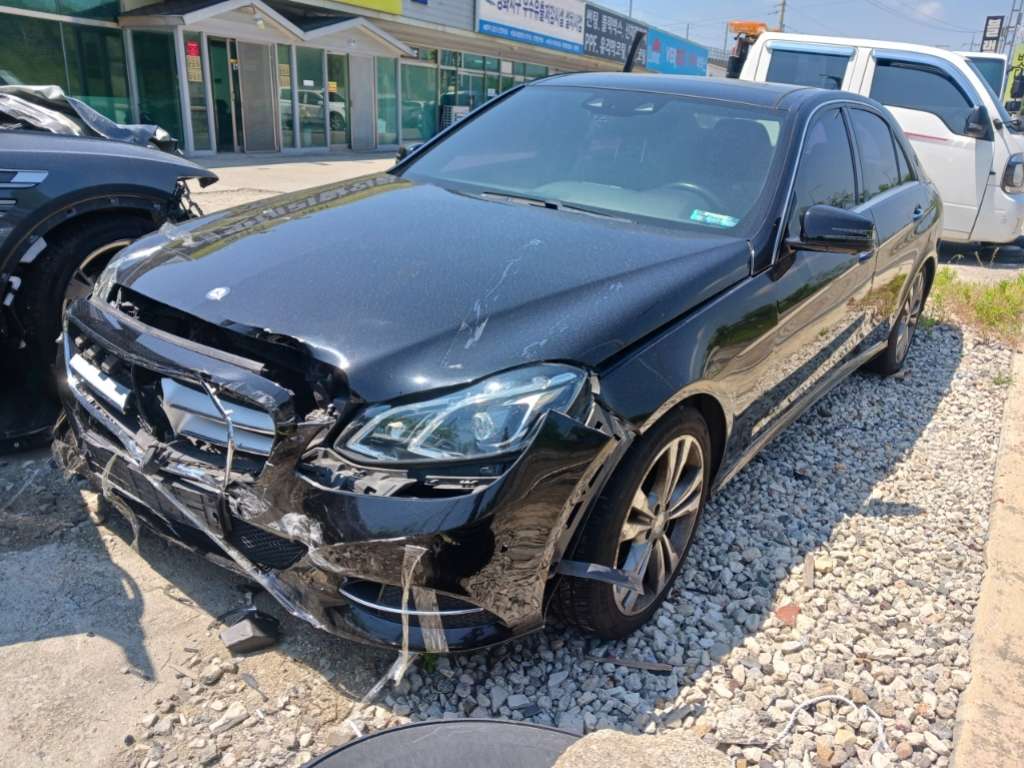 [Reserved]2015 Benz E-Class W212 E300  4Matic (129661) pre-producted