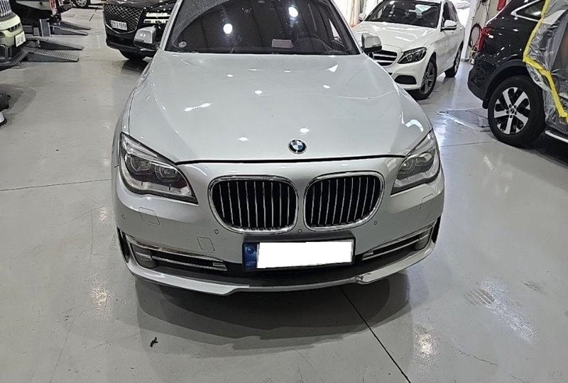 2013 BMW 7 Series (F01) 730 d xDrive (Z75069) pre-producted