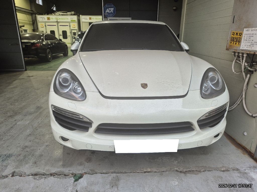 2012 Porsche New Cayenne 3.0 S Hybrid (A90737) pre-producted