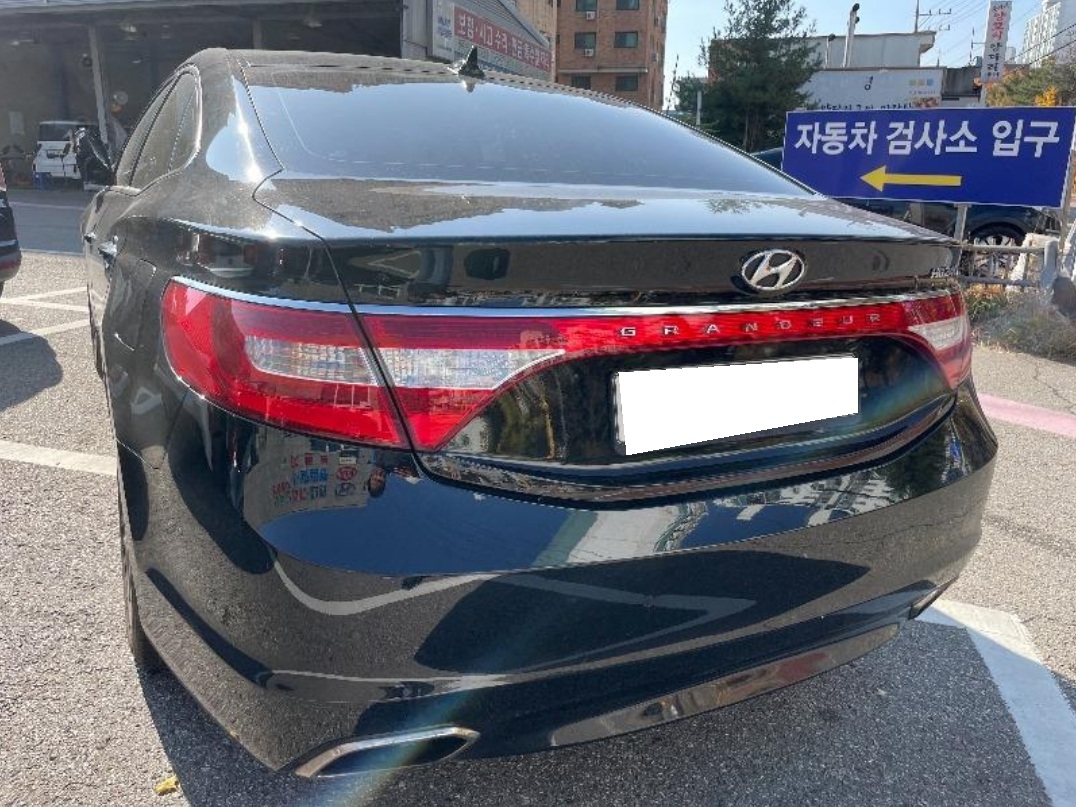 2015 Grandeur HG HG240 MODERN (461340) pre-producted