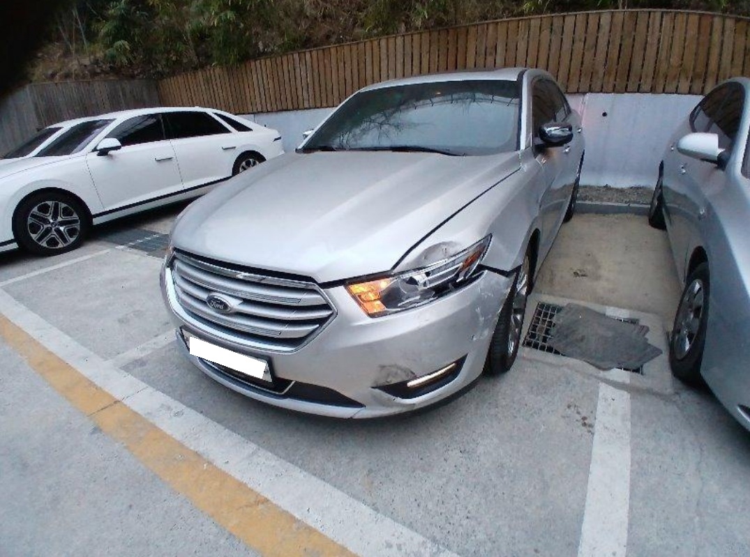 2014 Ford New Taurus 2.0 Limited EcoBoost (120741) pre-producted