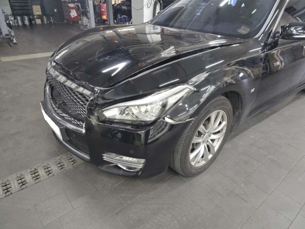 2015 Infiniti Q70 3.7 Premium (560083) pre-producted