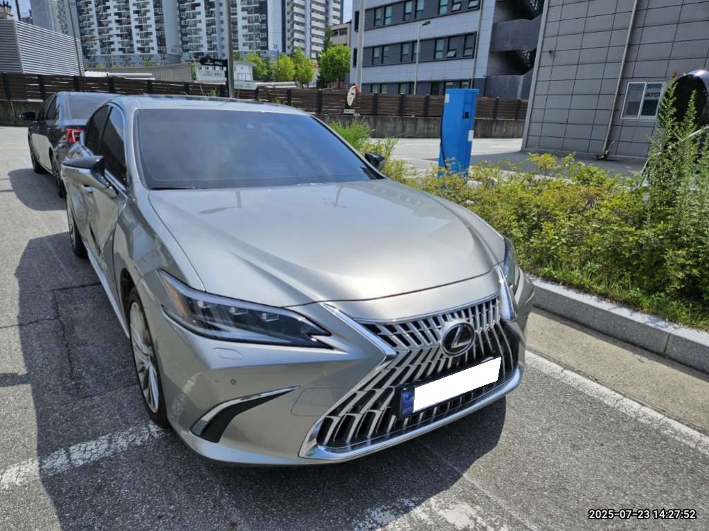 [Reserved]2026 Lexus ES300h 7th Gen Luxury Plus (030991) pre-producted