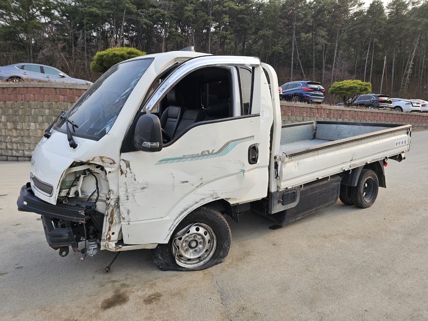 2022 Bongo 3 (EV) 1.0 ton King Cab 2WD GLS (S/N: 017030)
