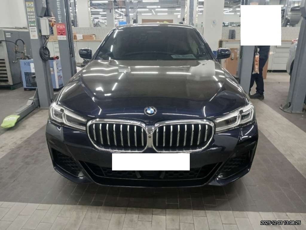 2021 BMW 5 Series (G30) 520i M Sport (X21029) pre-producted