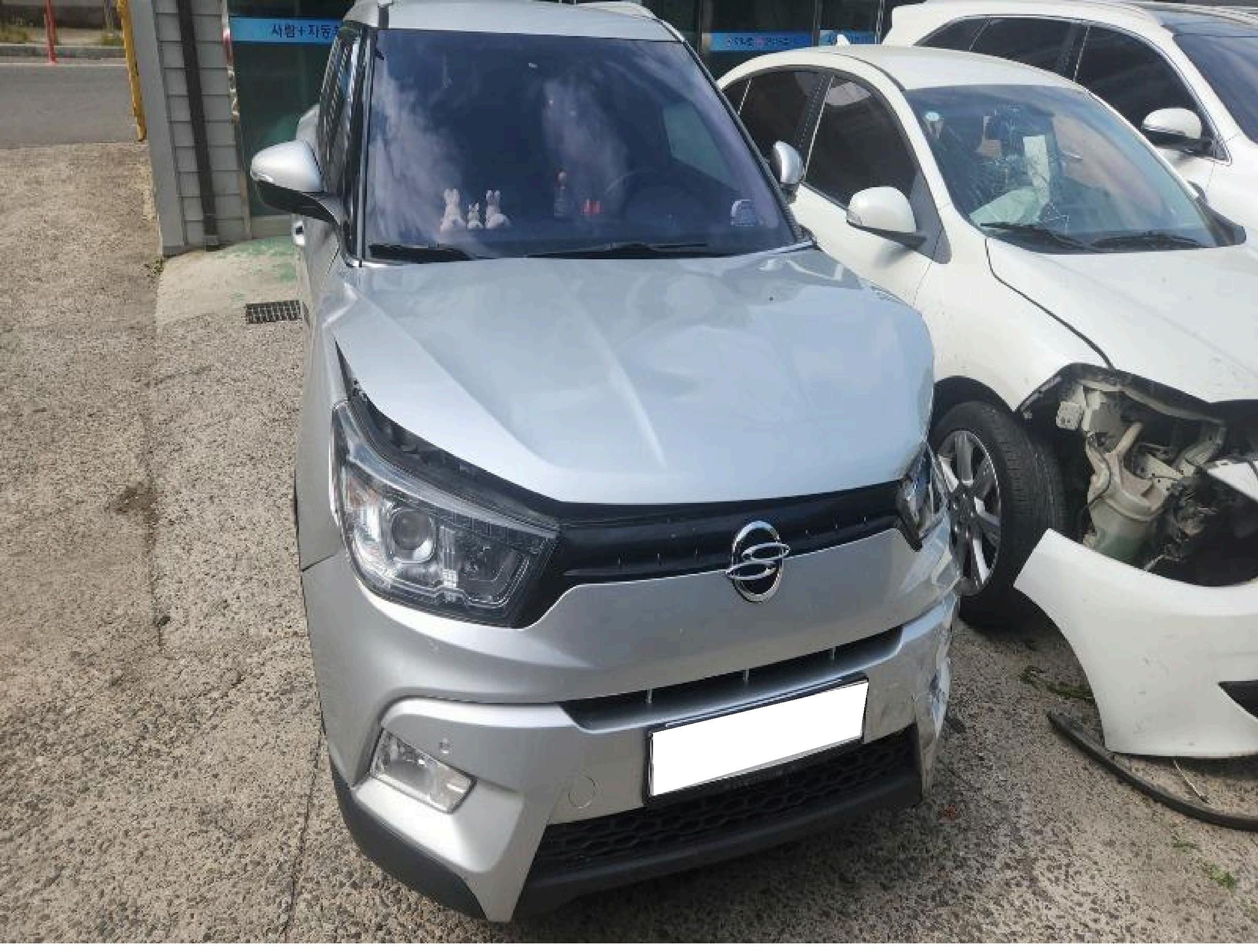 2015 Tivoli Gasoline 2WD 1.6 VX (002642) pre-producted