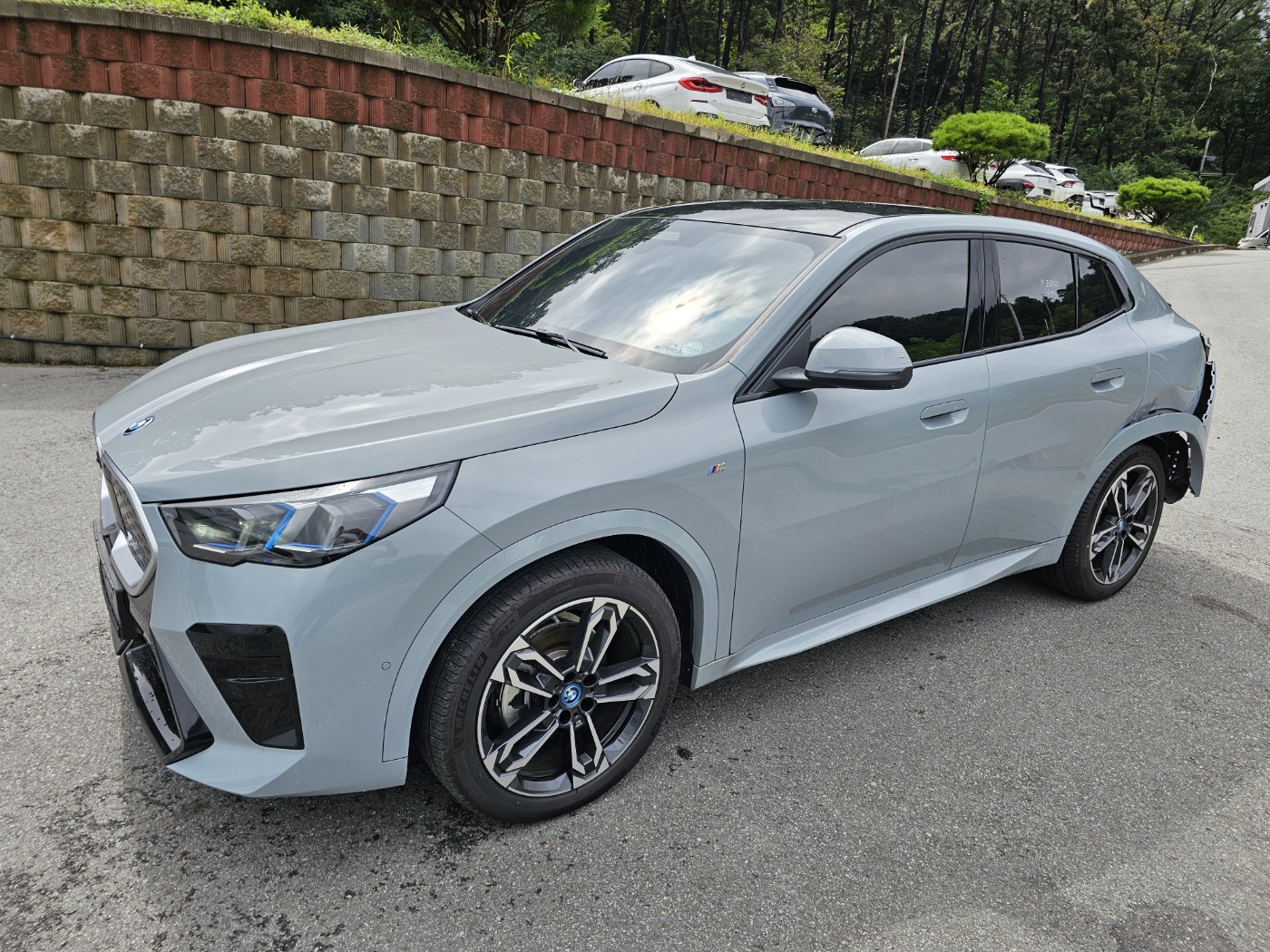 [SOLDOUT]2025 BMW iX2 eDrive20 (S/N: 049784)
