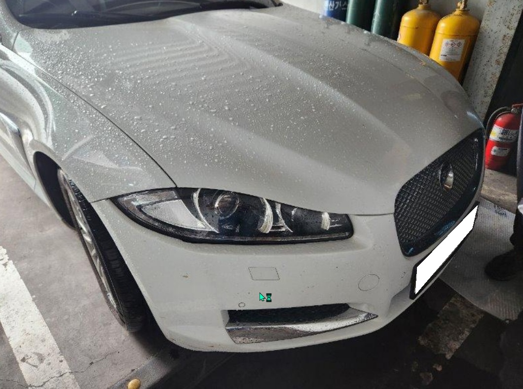 2013 Jaguar New XF 2.2 D Luxury (U01599) pre-producted