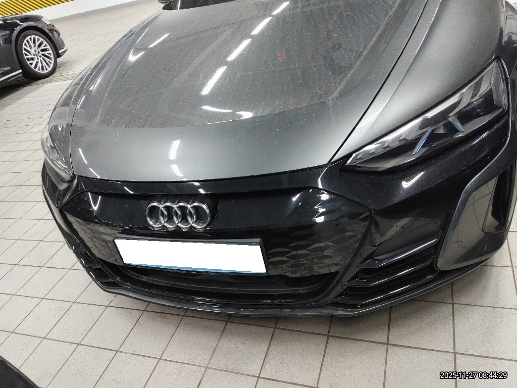 2022 Audi e-tron GT GT quattro Premium (009828) pre-producted