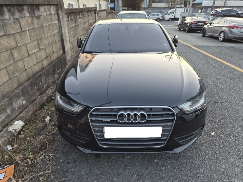 2013 A4 2.0 TFSI Quattro (078375) pre-producted