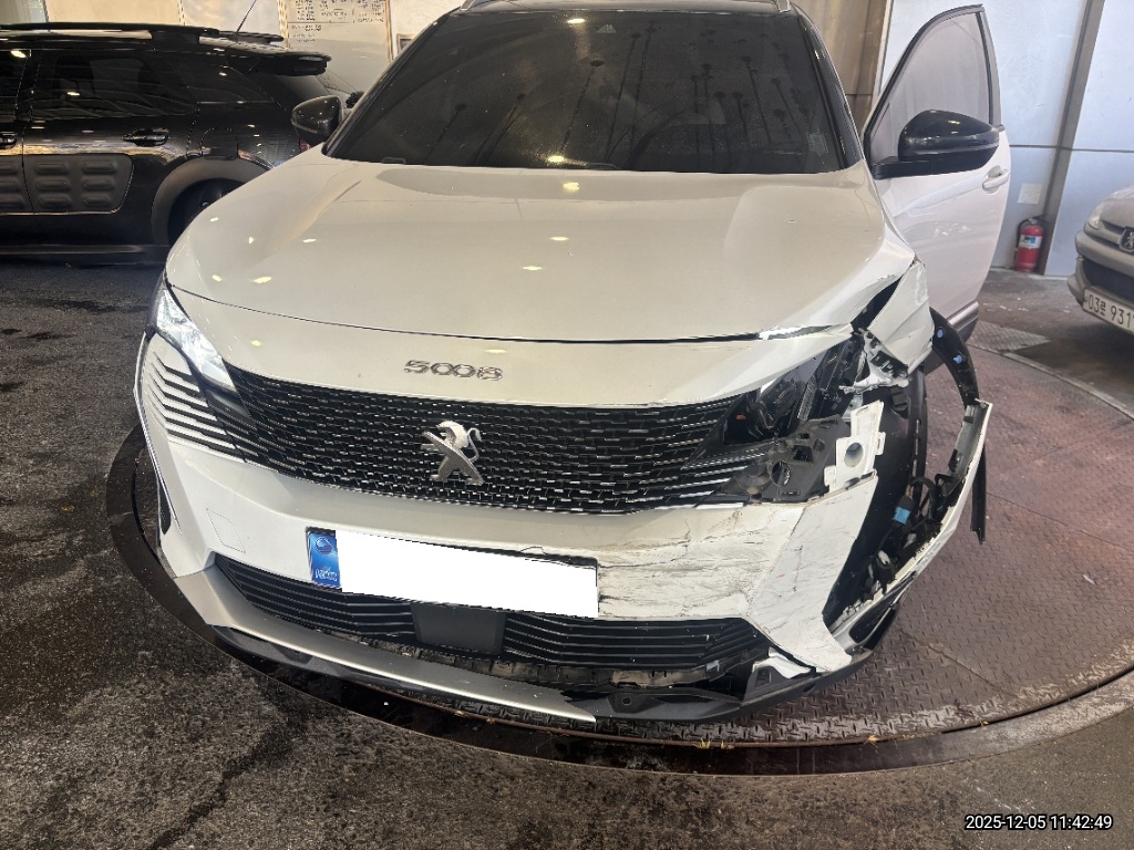 2024 Peugeot 5008 2nd Gen 1.2 Pure Tech GT (015494) pre-producted