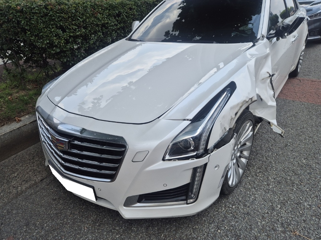 2017 Cadillac CTS 3rd Gen 2.0 Premium (215780) pre-producted