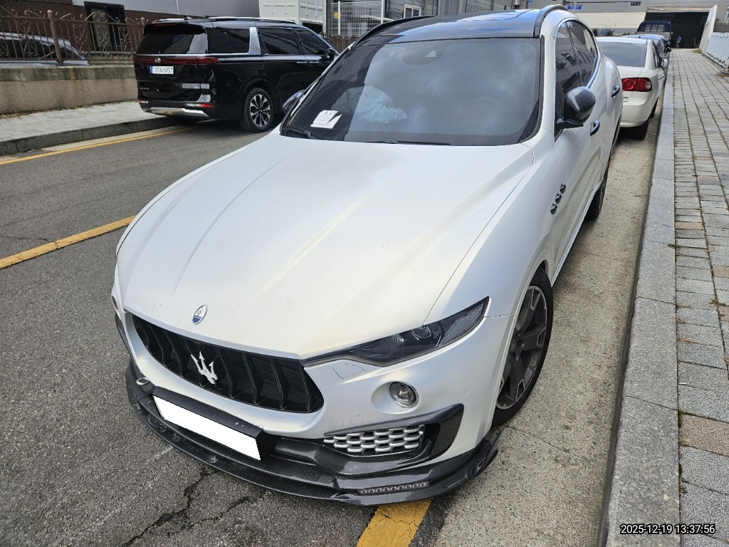 2018 Maserati Levante 3.0 Diesel AWD Gran Sport (273131) pre-producted