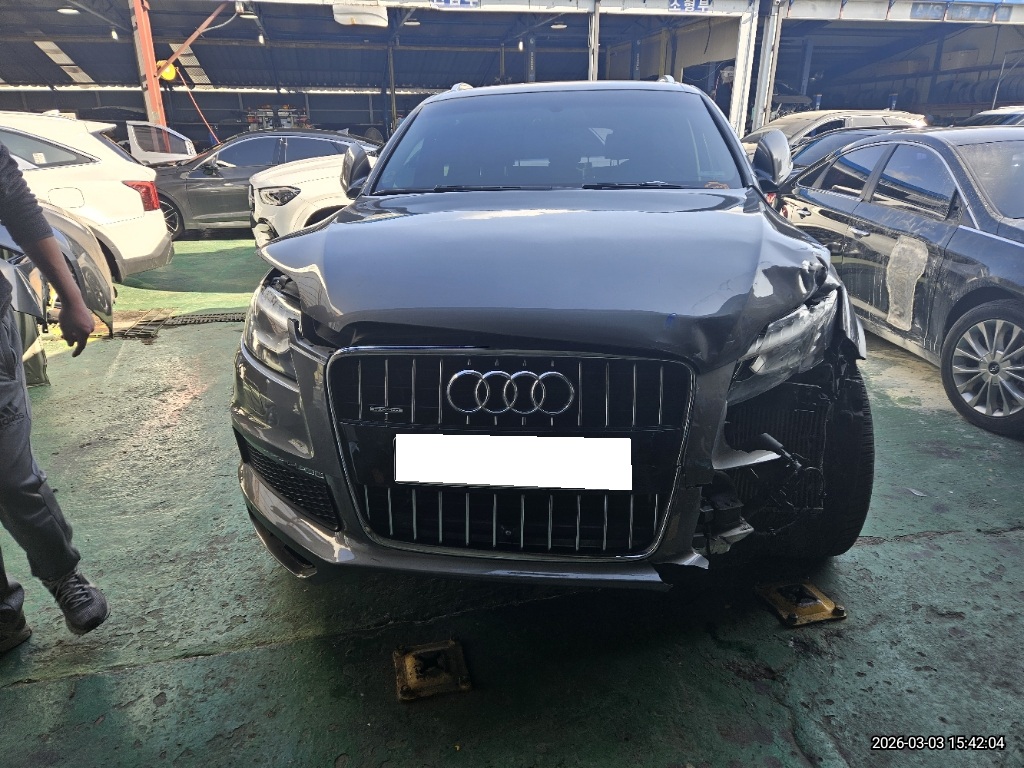 2015 Audi Q7 35 TDI Quattro Dynamic (023348) pre-producted