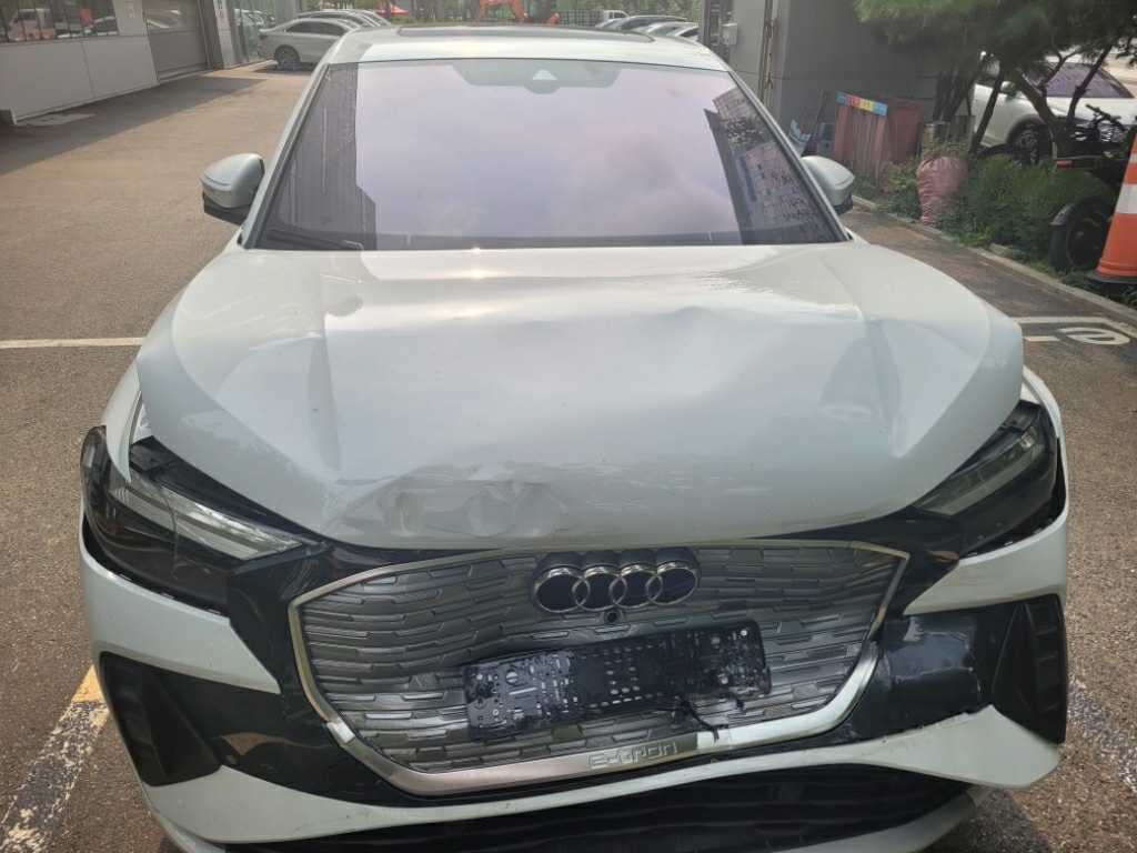 [Reserved]2023 Audi Q4 e-tron 40 Sportback Premium (035973) pre-producted