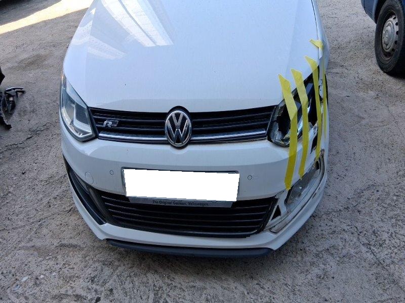 2016 Volkswagen Polo 1.4 TDI BlueMotion R-LINE (076429) pre-producted