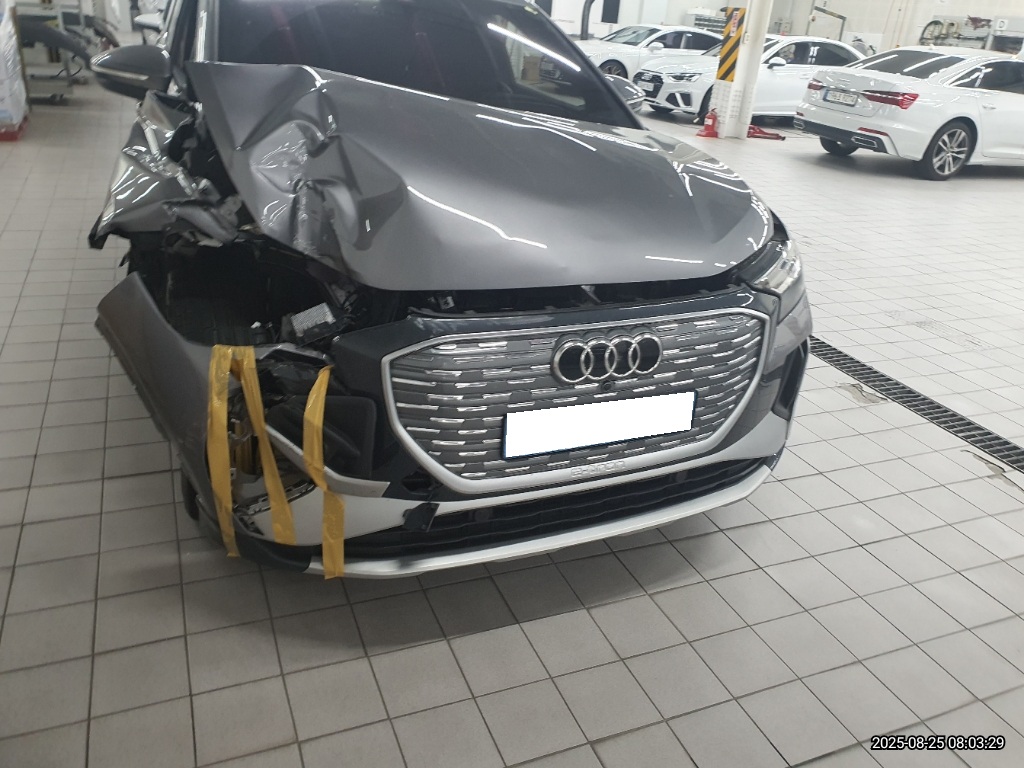 [Reserved]2023 Audi Q4 e-tron 40 Sportback Premium (077819) pre-producted
