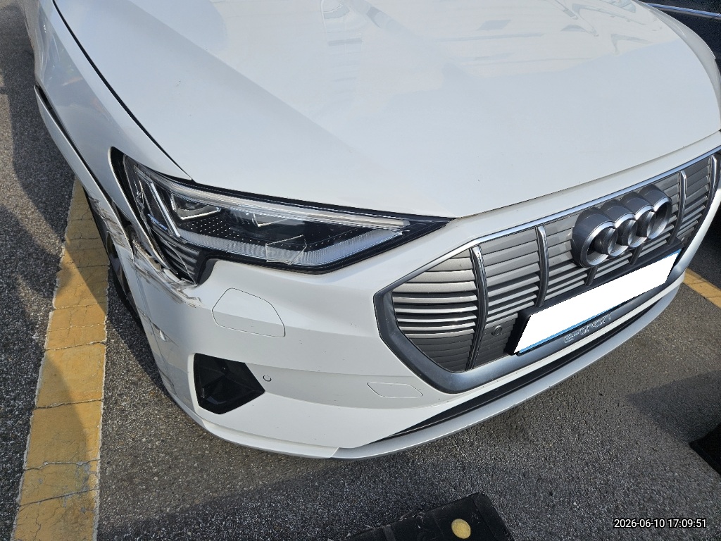 2022 Audi e-tron 55 Quattro (002280) pre-producted