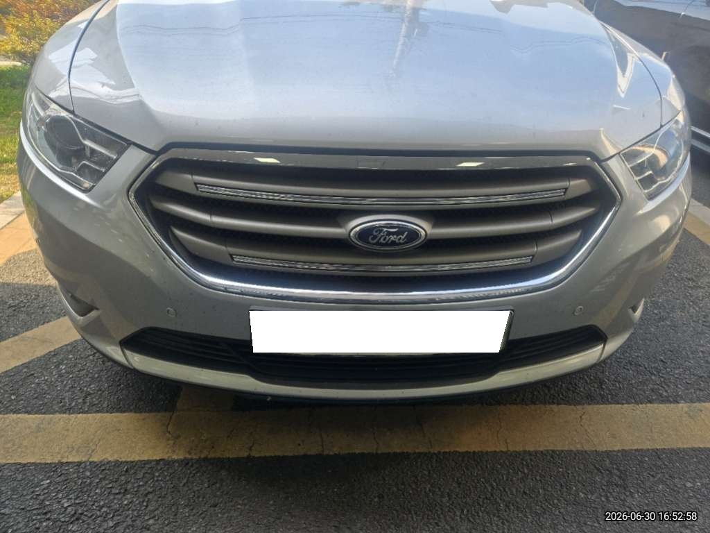 2013 Ford New Taurus 2.0 SEL EcoBoost (149236) pre-producted