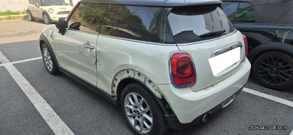 2016 MINI Cooper D (A94578) pre-producted