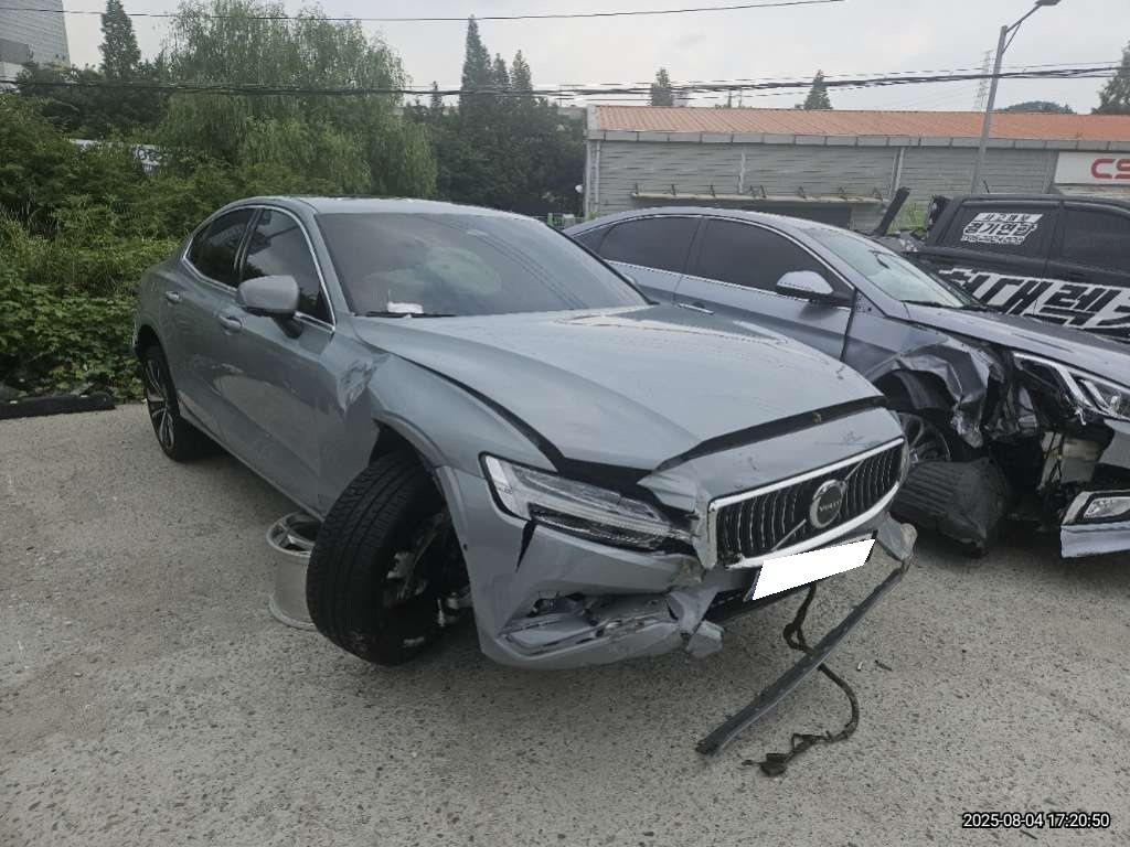 [Reserved]2025 Volvo S60 (3rd gen) B5 Ultra Bright (367632) pre-producted