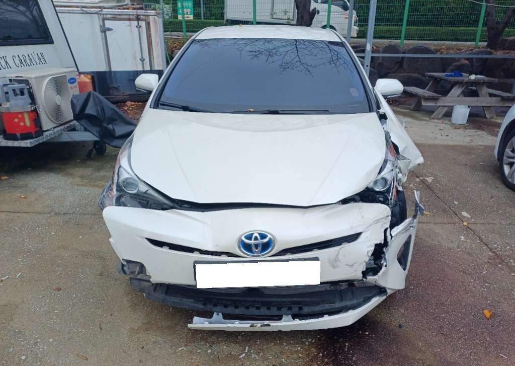 2016 Toyota Prius 4th generation 1.8 E (528341) pre-producted